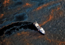 Gobierno admite que derrame en el Golfo de México se originó en instalaciones de Pemex