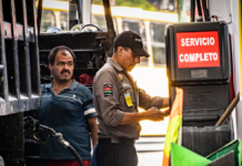 México busca contener precio de combustibles con reducción de comisiones bancarias