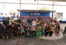 Cumple Marco Bonilla con familias: entregan 25 sillas de ruedas y apoyos funcionales a personas con discapacidad