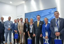 Maru Campos se reúne con representantes de Embraer en Feria Aeroespacial Farnborough 2026