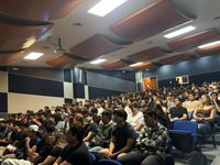UACH fortalece la preparación profesional de estudiantes con jornada de conferencias