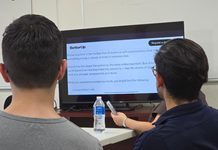 Capacita Municipio a jóvenes en idioma inglés como actividad del Mes de la Juventud