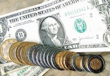 Peso mexicano se debilita frente al dólar y vuelve a acercarse a los 17 pesos