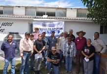 Entrega Municipio tinacos y calentadores solares en hogares de la zona rural