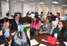 Capacitan en pensamiento matemático a docentes de Educación Especial