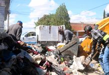 Retira Municipio 49.5 toneladas de basura acumulada en vivienda de la Villa
