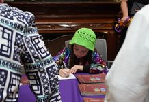 Presenta UACH «Dragonas y Dinosaurios en el Issaverso», una obra que une fantasía y conciencia social