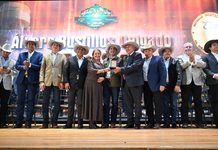 Reconoce UGRCh a dos de sus socios por recibir la Medalla Presidencial al Mérito Ganadero 2026