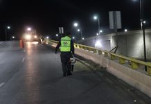 Mientras Chihuahua duerme, personal de Mantenimiento Urbano trabaja para mantener limpia e iluminada la ciudad